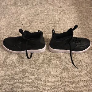 Black high top air force 1’s !!